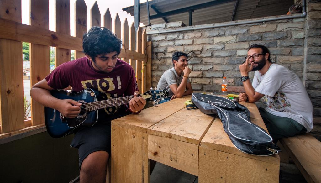 Backpackers Villa מומביי מראה חיצוני תמונה